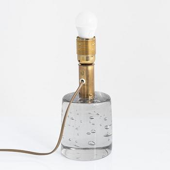 Josef Frank, bordslampa, modellnummer 1819, tillverkad av Reijmyre för Firma Svenskt Tenn.