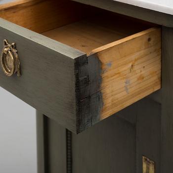 SÄNGBORD, ett par, 1900-talets första hälft.