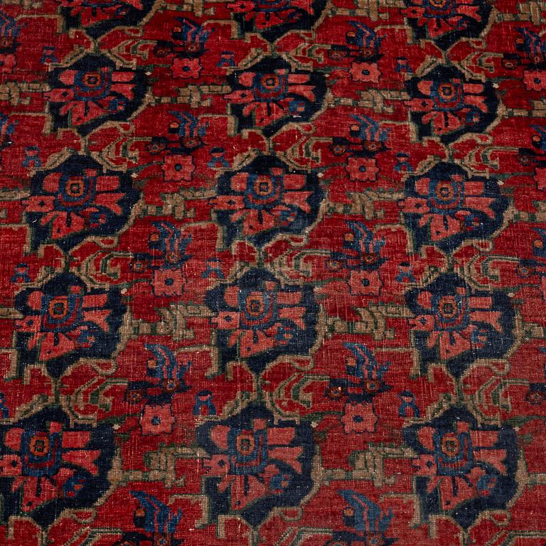 A carpet, Bidjar, circa 350 x 265 cm.