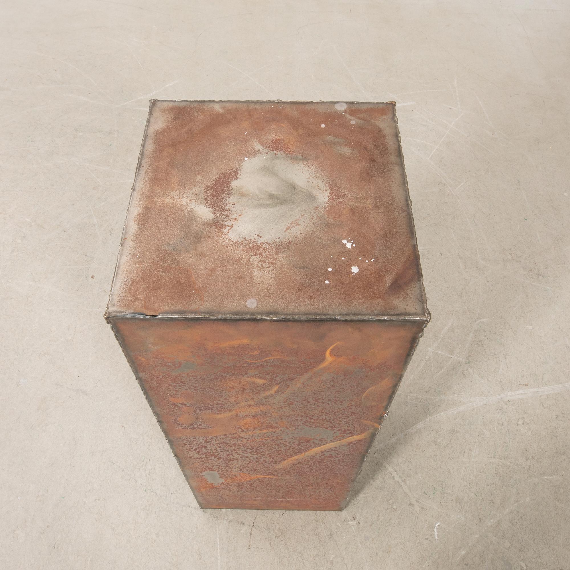 Pedestal modern manufacture.