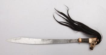 KNIV s k mandau SAMT KOGER, orientaliska 1900-tal.