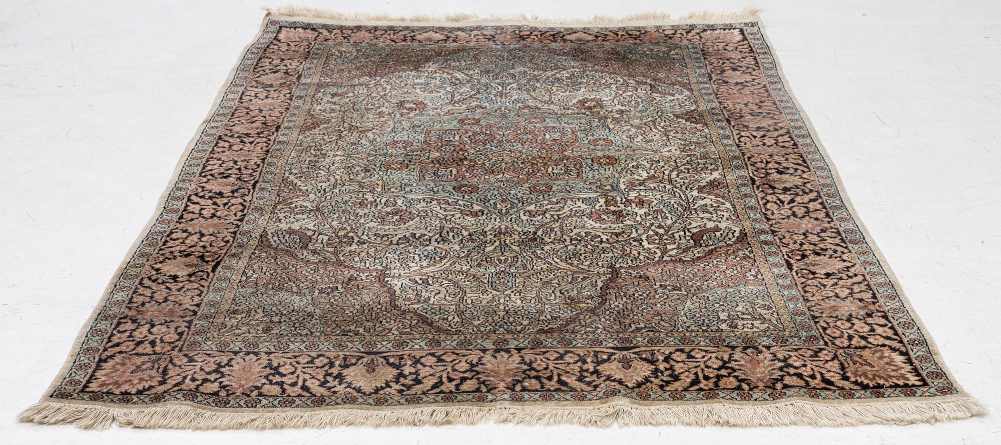 Matta, Kashmir, ca 203 x 150 cm.