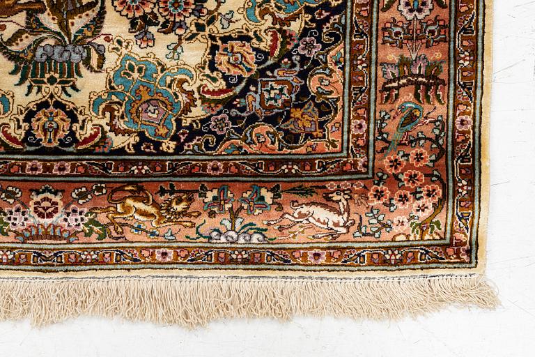 Carpet, Tabriz, figural approx. 150 x 100 cm.