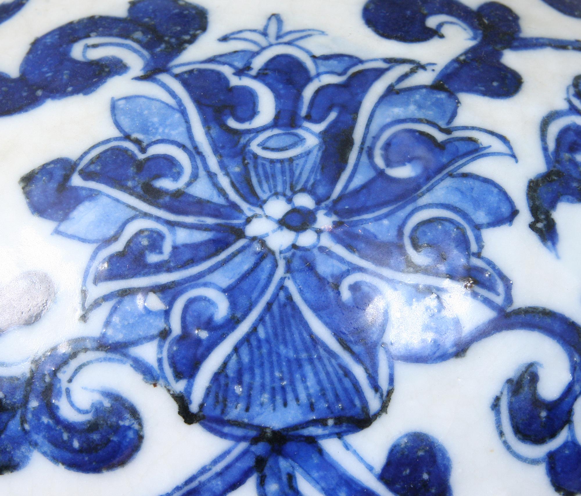 LOCKURNOR, ett par, porslin, Kina, 1800-tal.