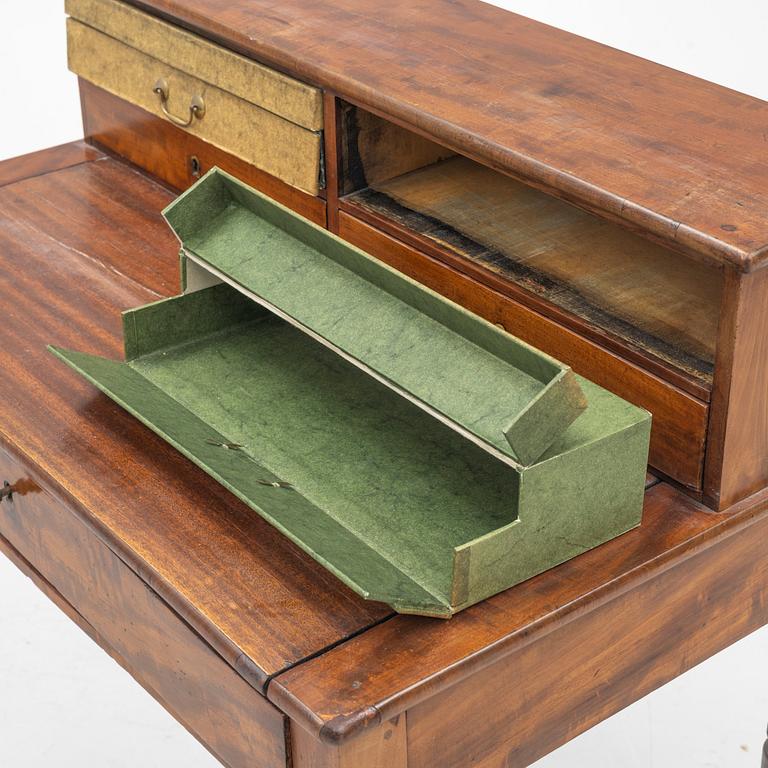 Ladies' writing desk. 19th century.