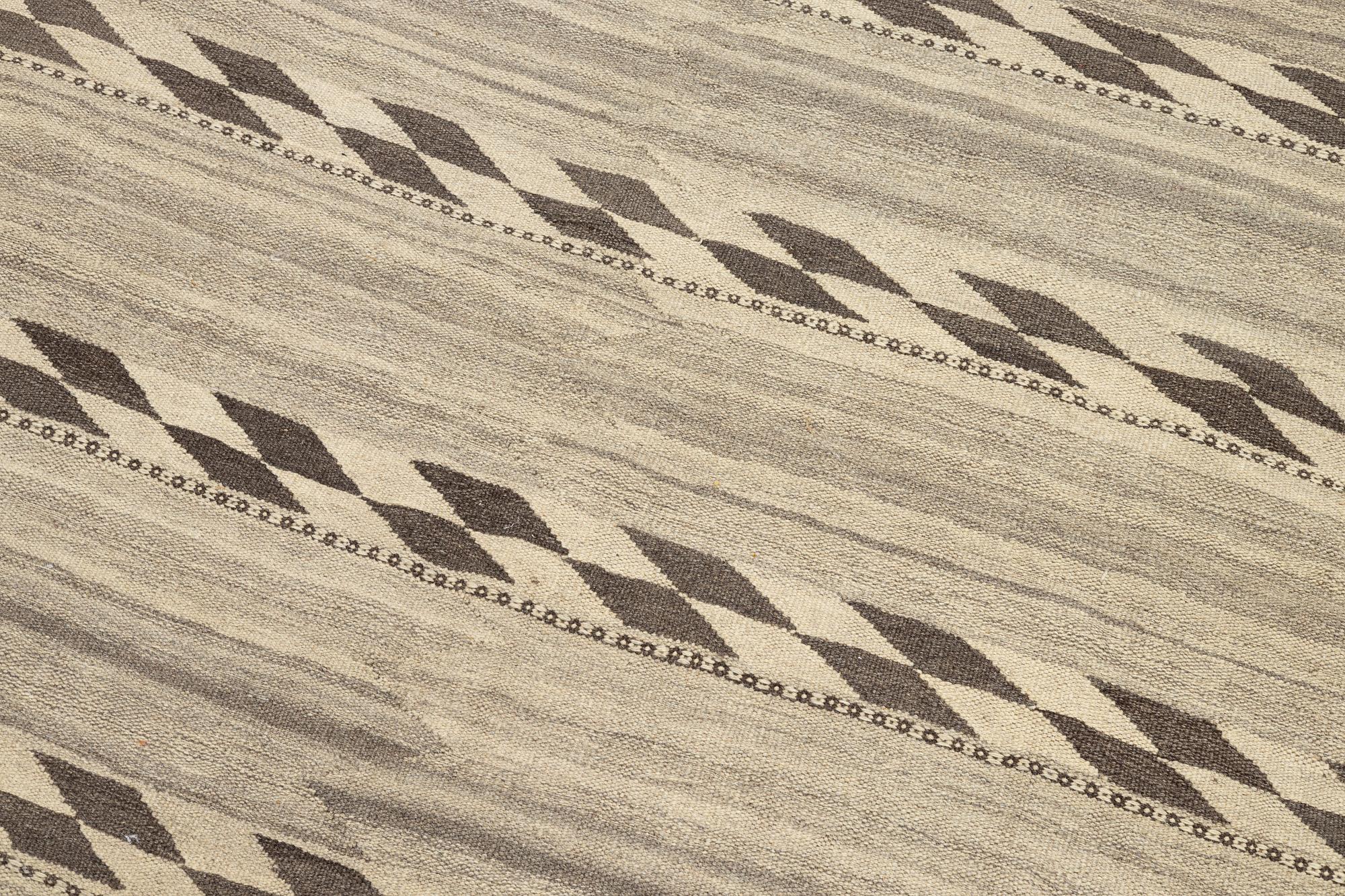 A persian kilim rug, c. 202 x 154 cm.