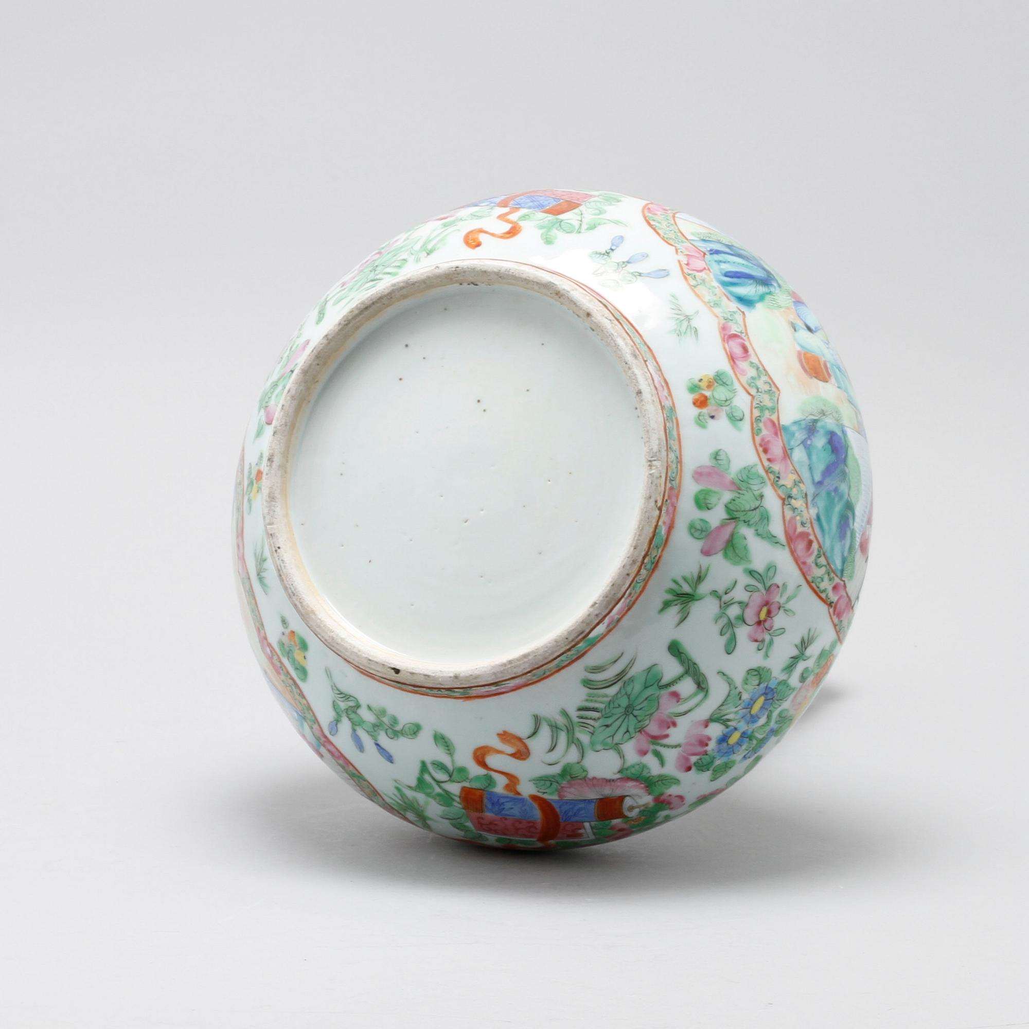 LOCKURNA, porslin, Kina, sent 1800-tal.