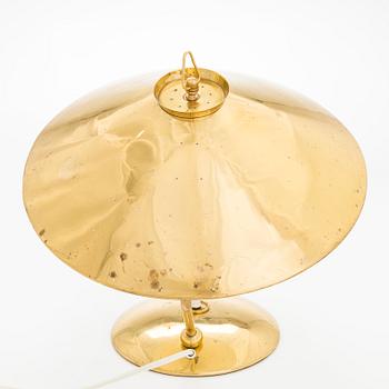 A mid-20th century 'EV 65' table lamp for Itsu.