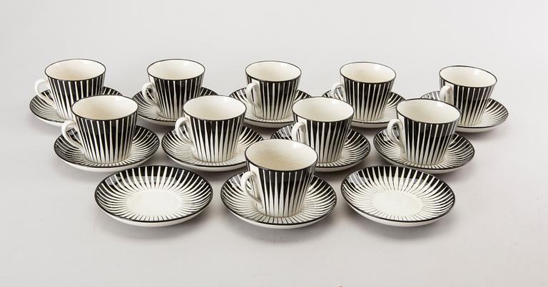 EUGEN TROST, 10 koppar med 12 fat, flintgods, "Zebra", Gefle, 1955-1967.