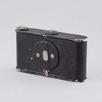 A "Piccolette" camera, Zeiss- Ikon, Contessa- Nettel Piccolette, from the first half of the 20th century.