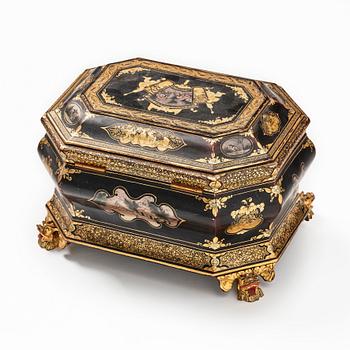 Teskrin, lackerat med insats av tenn. Qingdynastin, 1800-tal.