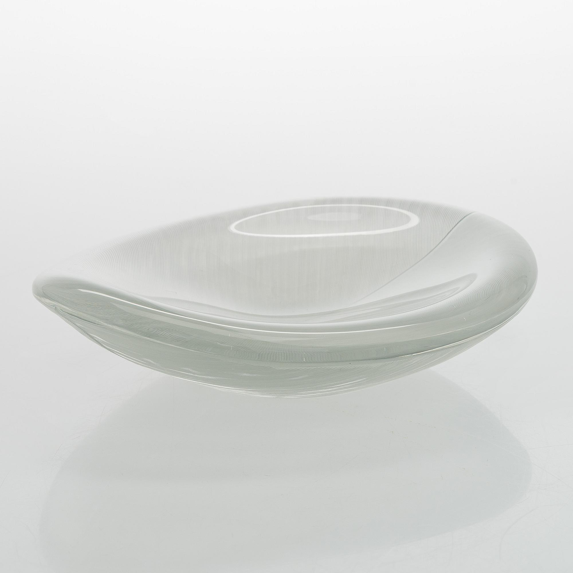 Tapio Wirkkala, A glass bowl "Lehti" (Leaf), signed Tapio Wirkkala Iittala -55.