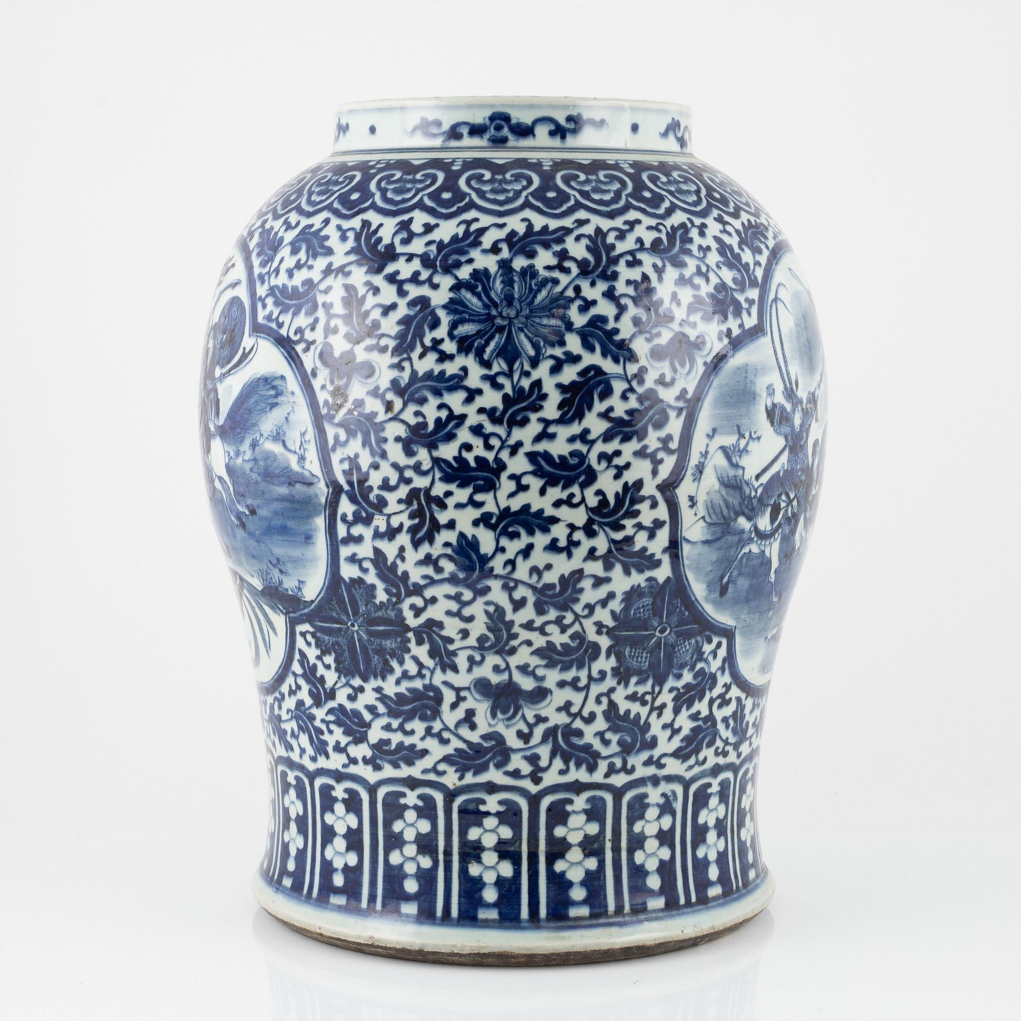 Golvvas, porslin, Kina, sen Qingdynasti, omkring 1900.