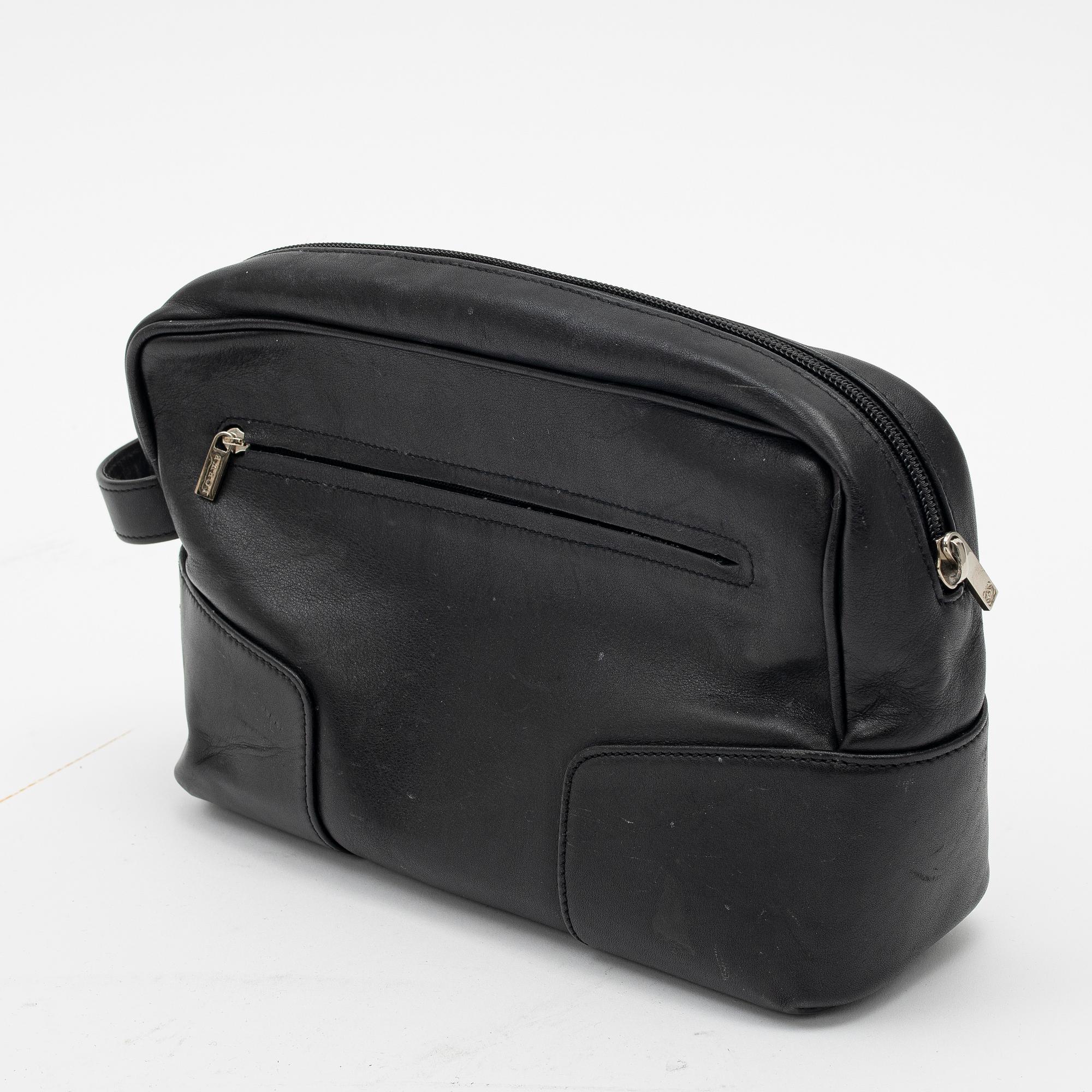 Loewe, kabinväska samt necessär.