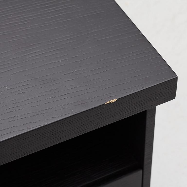 Antonio Citterio, storage bench "Mida", Maxalto,.