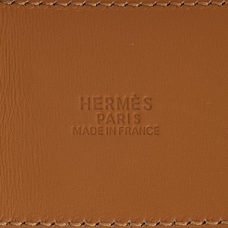 Hermès, a 'Collier de Chien' beige leather belt, 2003. Size 75.