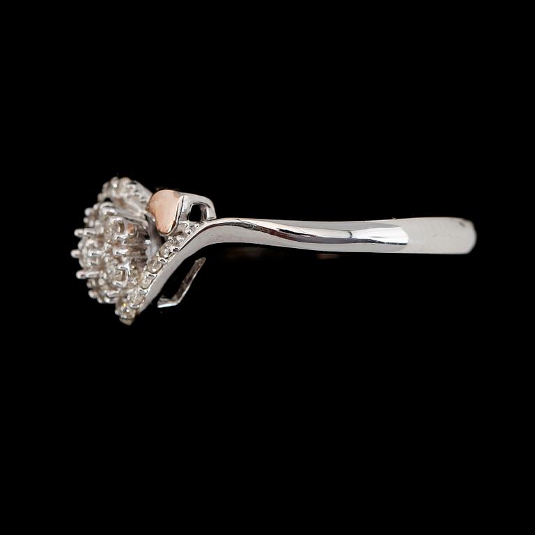 RING, silver och 10K roséguld med diamanter tot ca 0.20 ct.