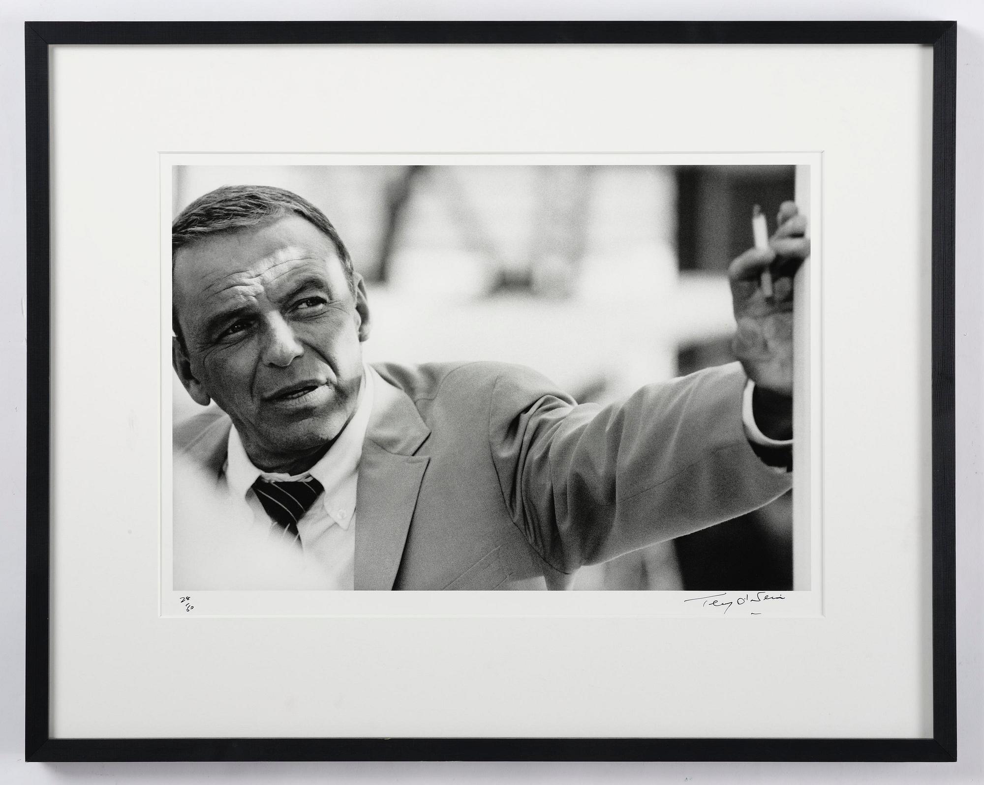 Terry O'Neill, "Frank Sinatra taking a cigarette break during filming", 1960.
