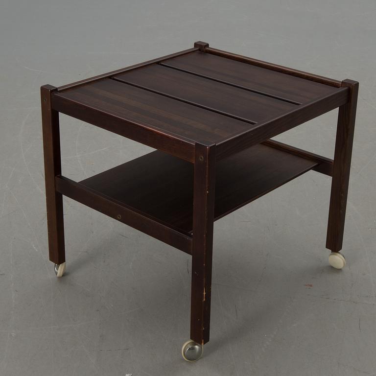 SERVERINGSBORD, Swedese Yngve Ekström.