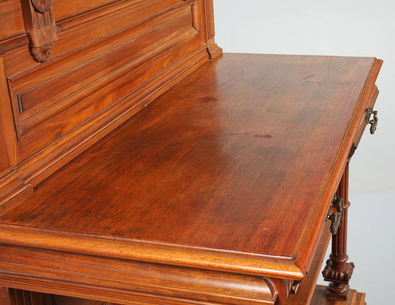 SIDEBOARD, nyrenässans, sent 1800-tal.
