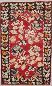 KELIM, semiantik, Karabagh, monogramsignerad, ca 316 X 193 cm.