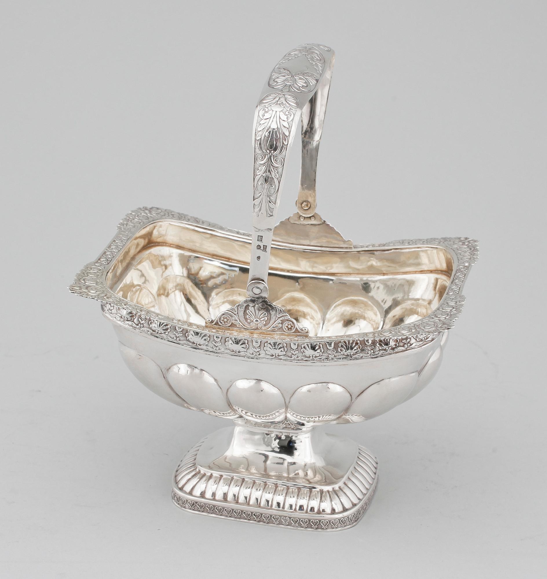 BRÖDKORG, silver, St Petersburg, Ryssland. 1826. Ca 349g.