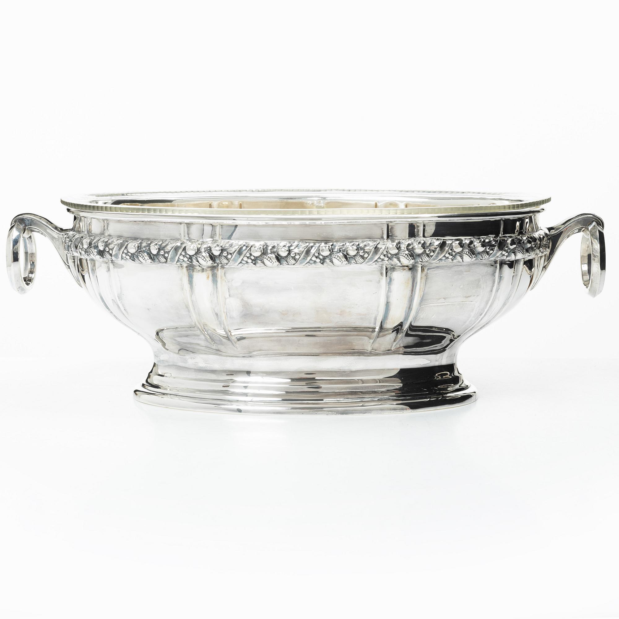 Silver jardinière with glass liner, Swedish import mark from Gothenburg 1924.