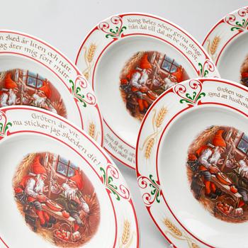 SERVISDELAR, 38 st, porslin, "Svenska Jultraditioner", Axel Eliasson, Schumann, Fyrklövern, 1900-talets andra hälft.