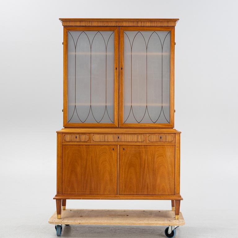 A mahogany veneered Swedish Modern display cabinet, 1940's/50's.