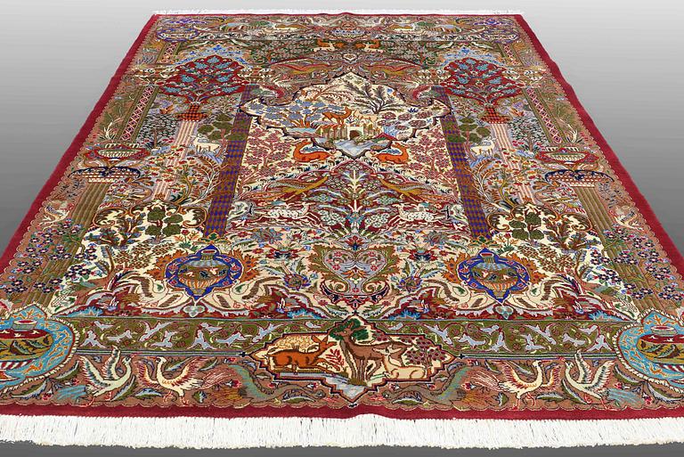 A, Figural Kashmar, ca 341 x 239 cm.