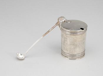 SENAPSKANNA, silver, Anders Lundqvist, Stockholm 1823. Vikt 180 g.