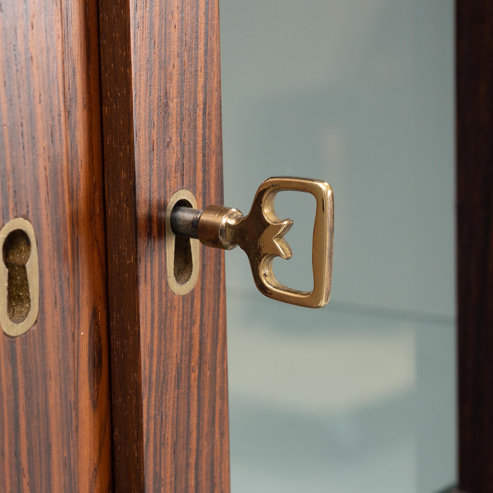 Vitrinskåp, Bruksbo, Norge, 1960-tal.