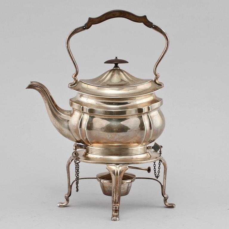 TEKÖK PÅ RECHAUD, silver, Mappin Webb, Sheffield, England, 1908. Vikt 1 280 g.