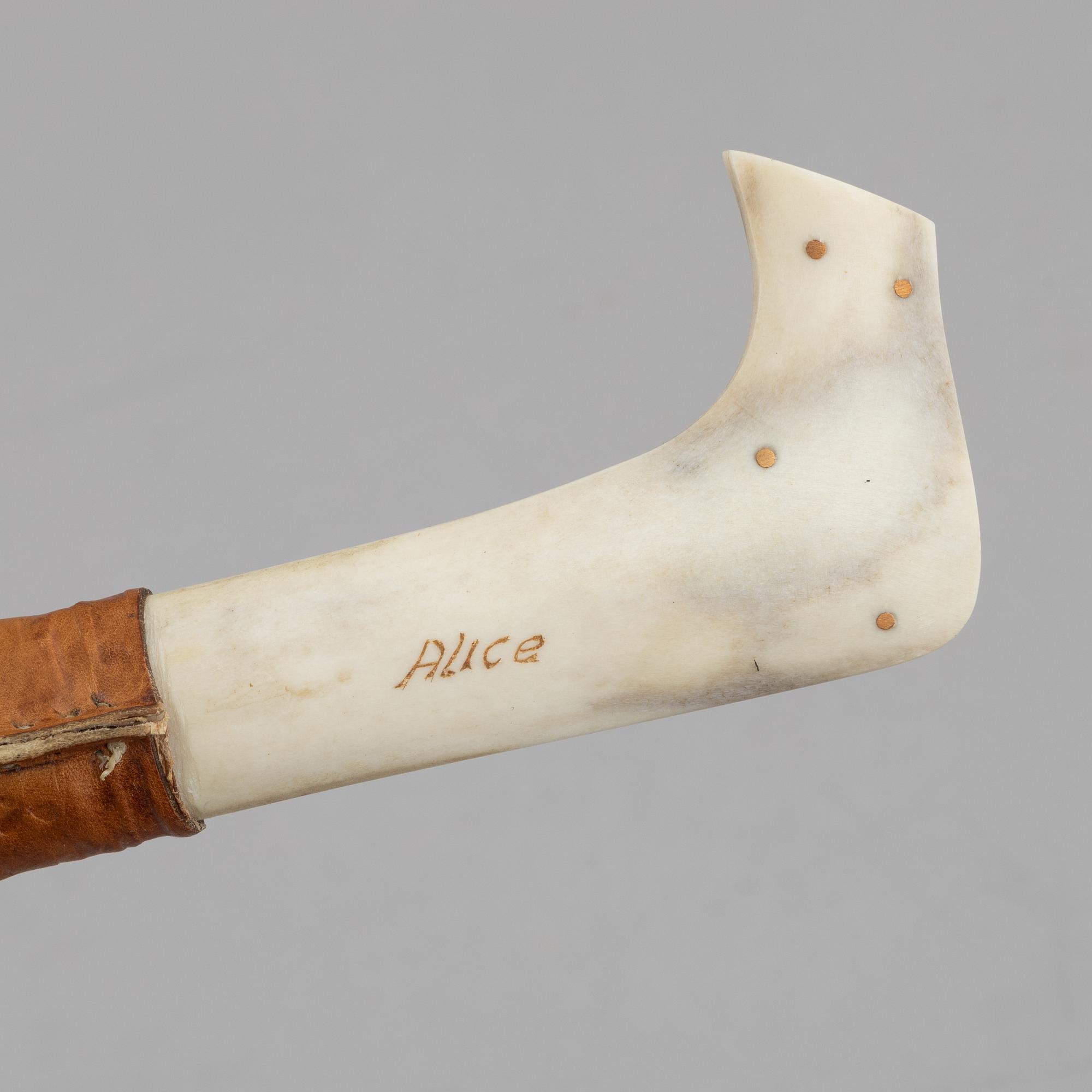 Two half-horn knives.