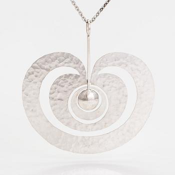 Tapio Wirkkala, A sterling silver necklace "Apple". Kultakeskus, Hämeenlinna 1975.