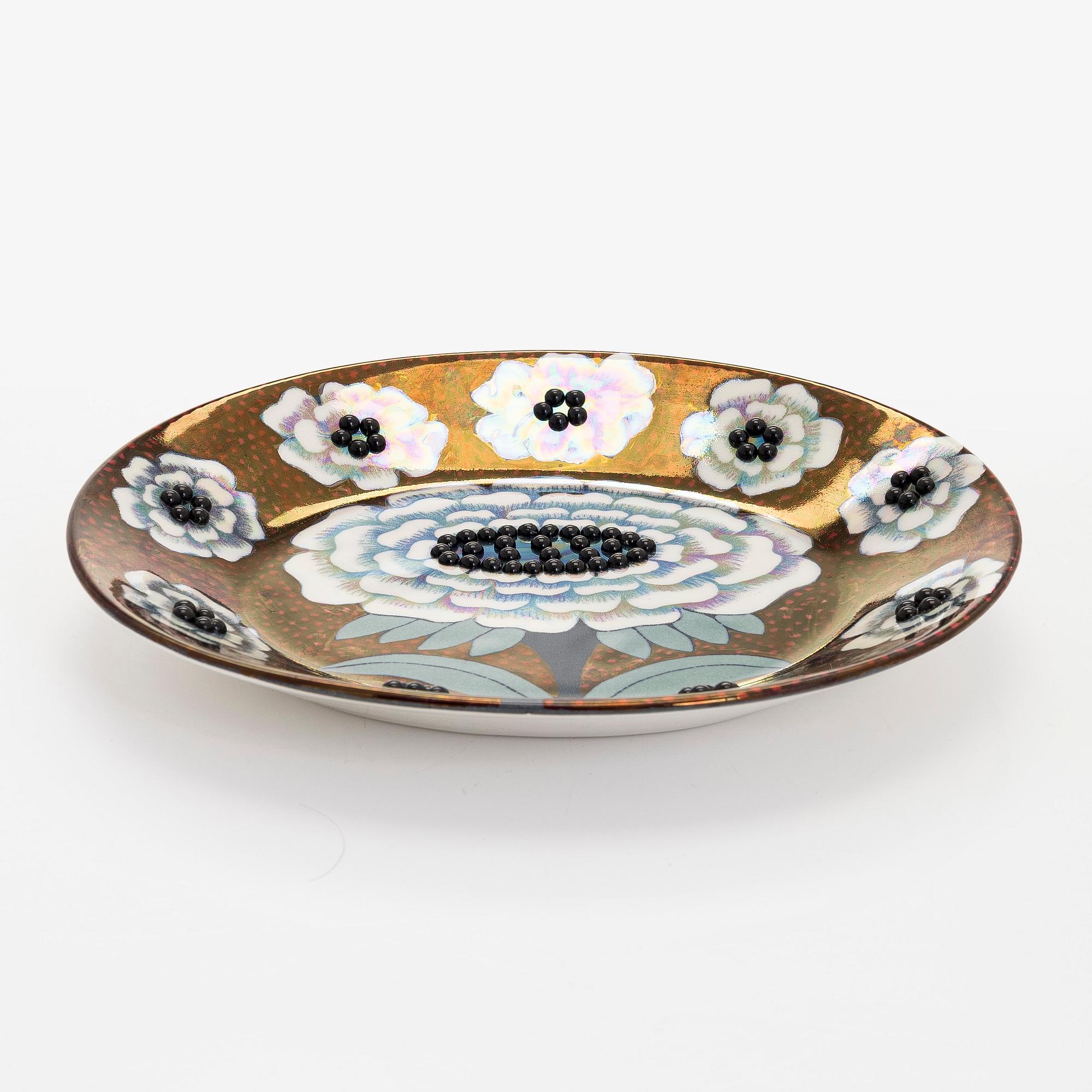 Birger Kaipiainen, a ceramic 'Fiori dish', marked Birger Kaipiainen, Arabia art made in Finland 1983, 1908/2000.