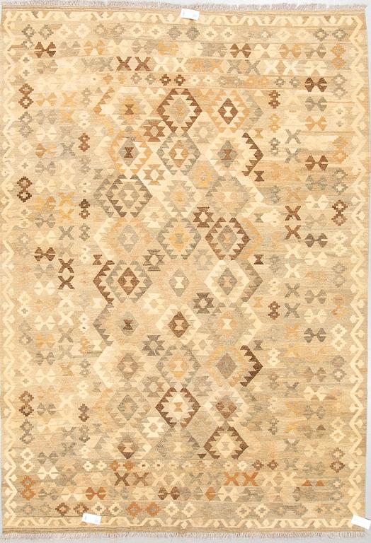 A CARPET, Kilim, ca 305 x 213 cm.