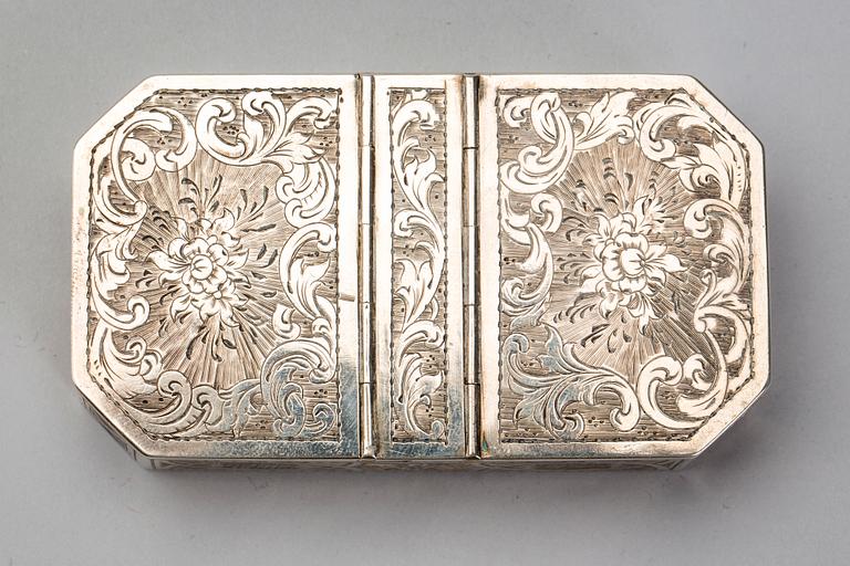 DUBBELDOSA, Ryssland, svenska importstämplar, silver, vikt 140 g.