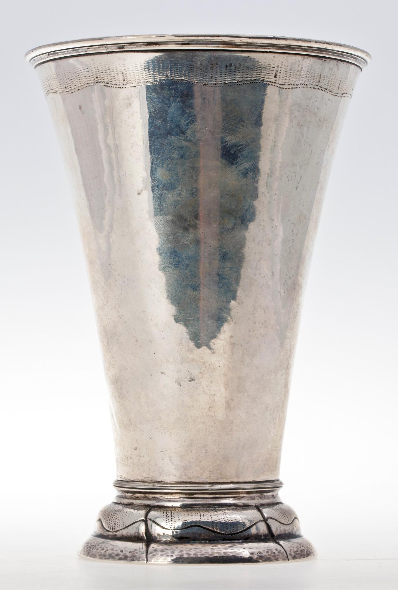 BÄGARE, silver, omkring 1900. Ostämpl.