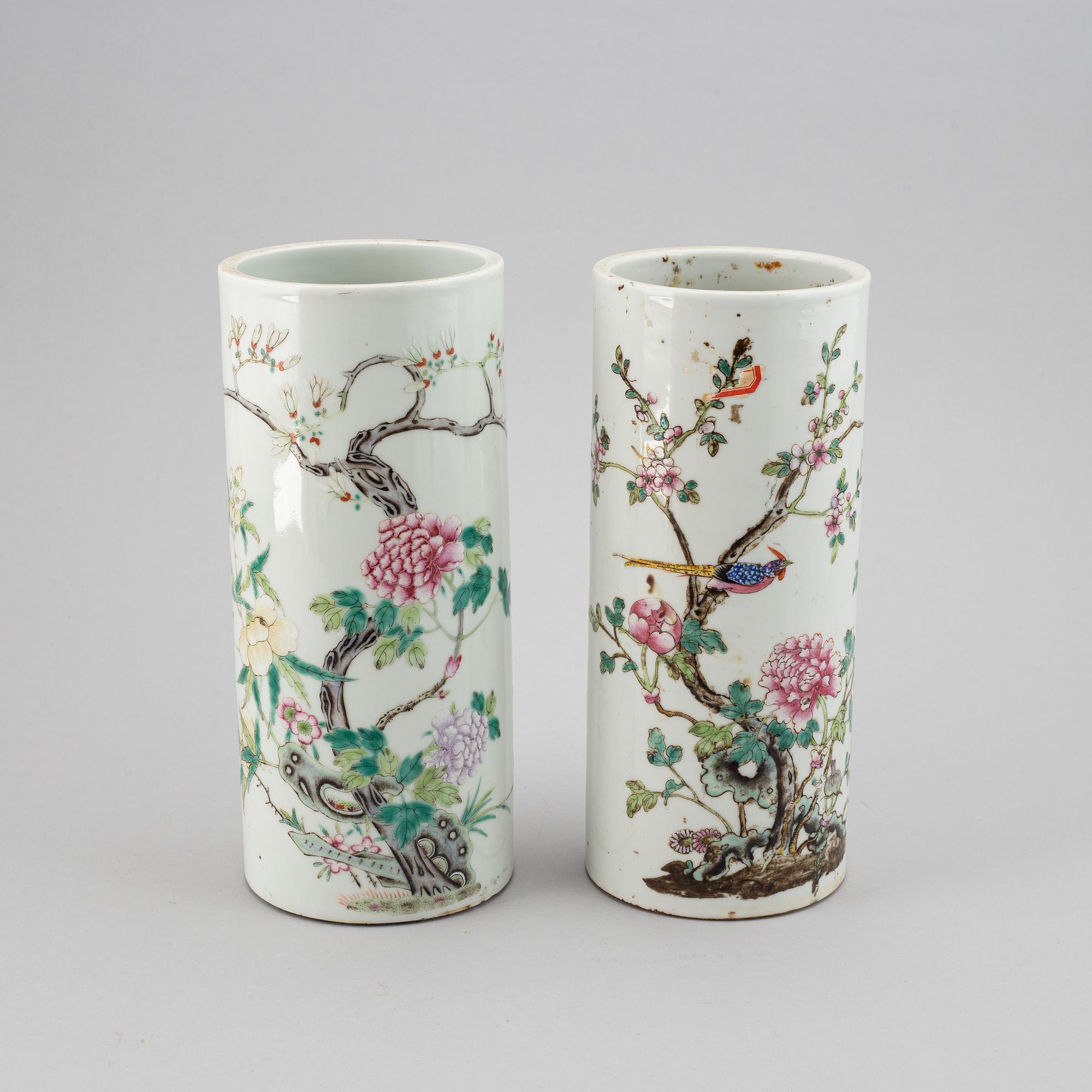 Two Chinese vases, 20th Century.