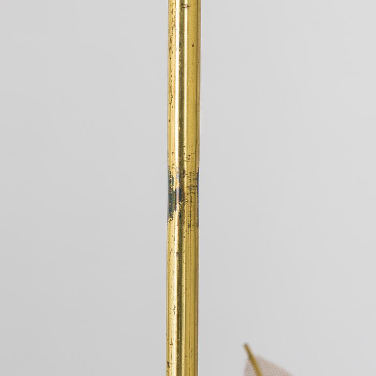 Paavo Tynell, taklampa, modell 9029/3, Taito Oy, 1900-talets mitt.