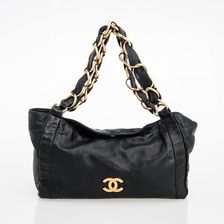 Chanel, an 'Olsen' hobo shoulder bag, 2002-2003.