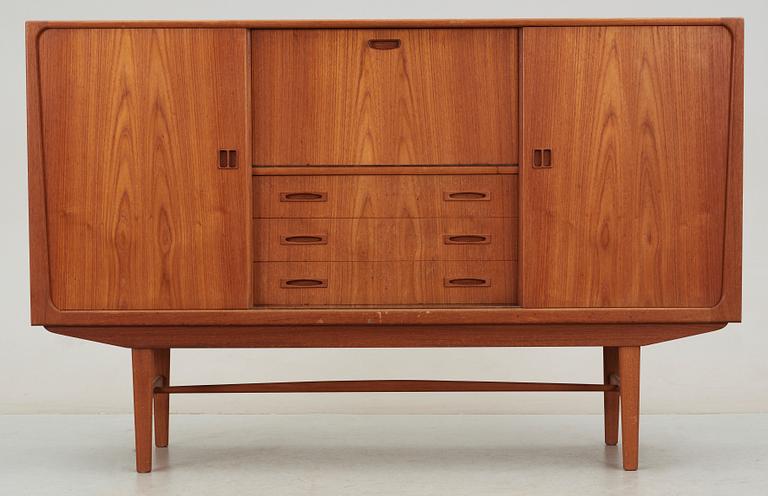 SIDEBOARD/BARSKÅP, Clausen & Son, Silkeborg, Danmark, omkring 1900-talets mitt.