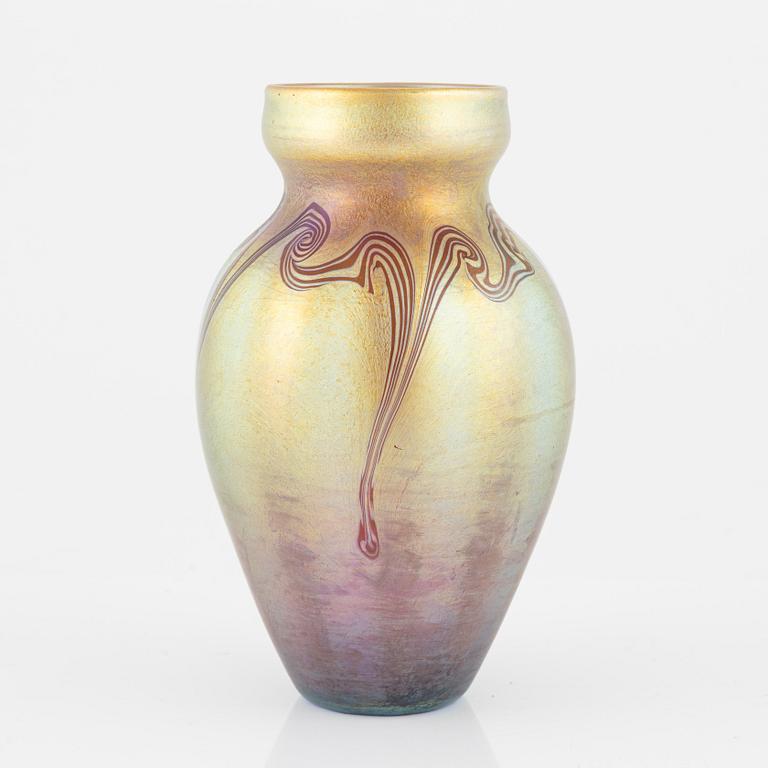 Louis Comfort Tiffany, an Art Nouveau "Favrile" glass vase, early 20th century.