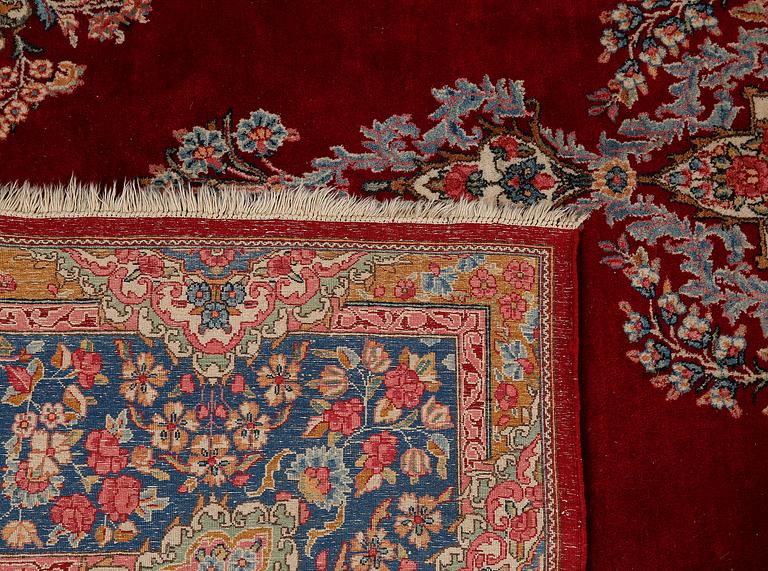 MATTA, Kirman, old/semiantik, 370 x 270 cm.
