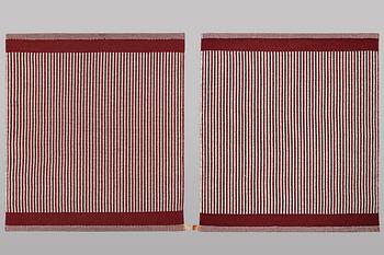 A pair of carpets, Kasthall, ca. 94 x 76 cm & ca. 94 x 86 cm.