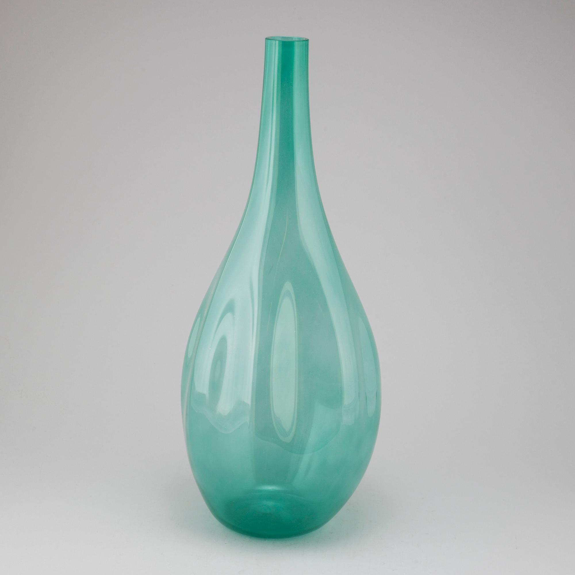 A glass vase by Ann Wåhlström, Kosta Boda Ateliér, signed.