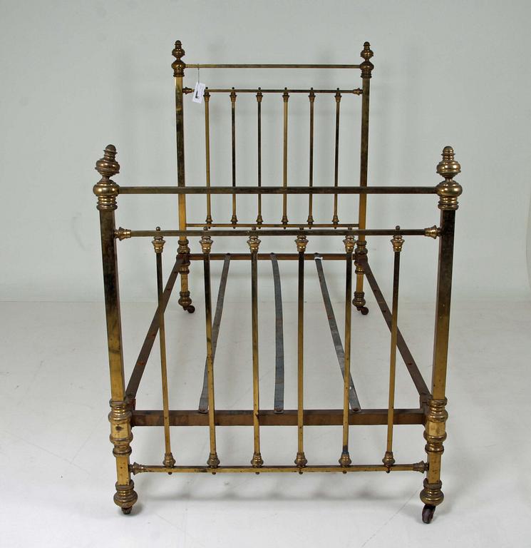 SÄNG, mässing. 1800/1900-tal.