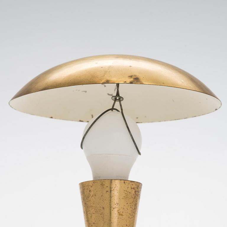 A mid-20th-century 'EV 59' table lamp for Itsu.