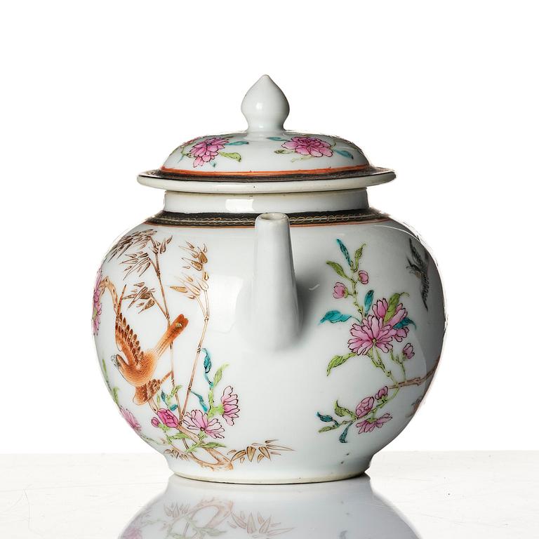 A famille rose tea pot with cover, Qing dynasty, Yongzheng (1723-35).